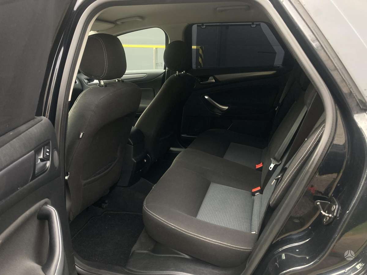 Ford Mondeo 2010 — photo 21