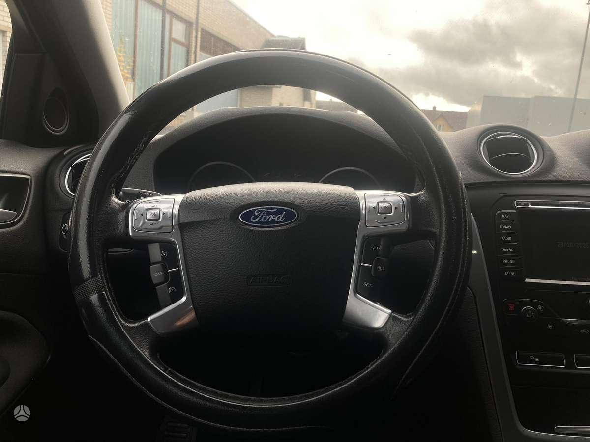 Ford Mondeo 2010 — photo 27