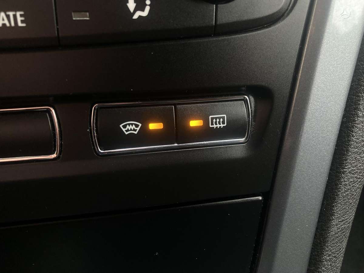 Ford Mondeo 2010 — photo 31