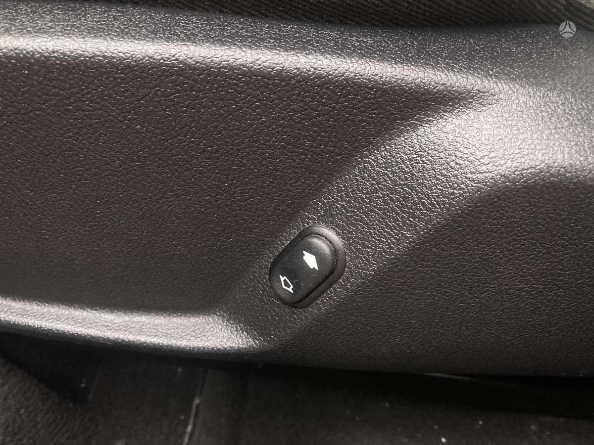 Ford Mondeo 2010 — photo 37