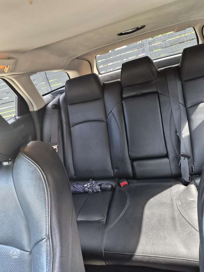 Chrysler 300C 2010 — photo 6