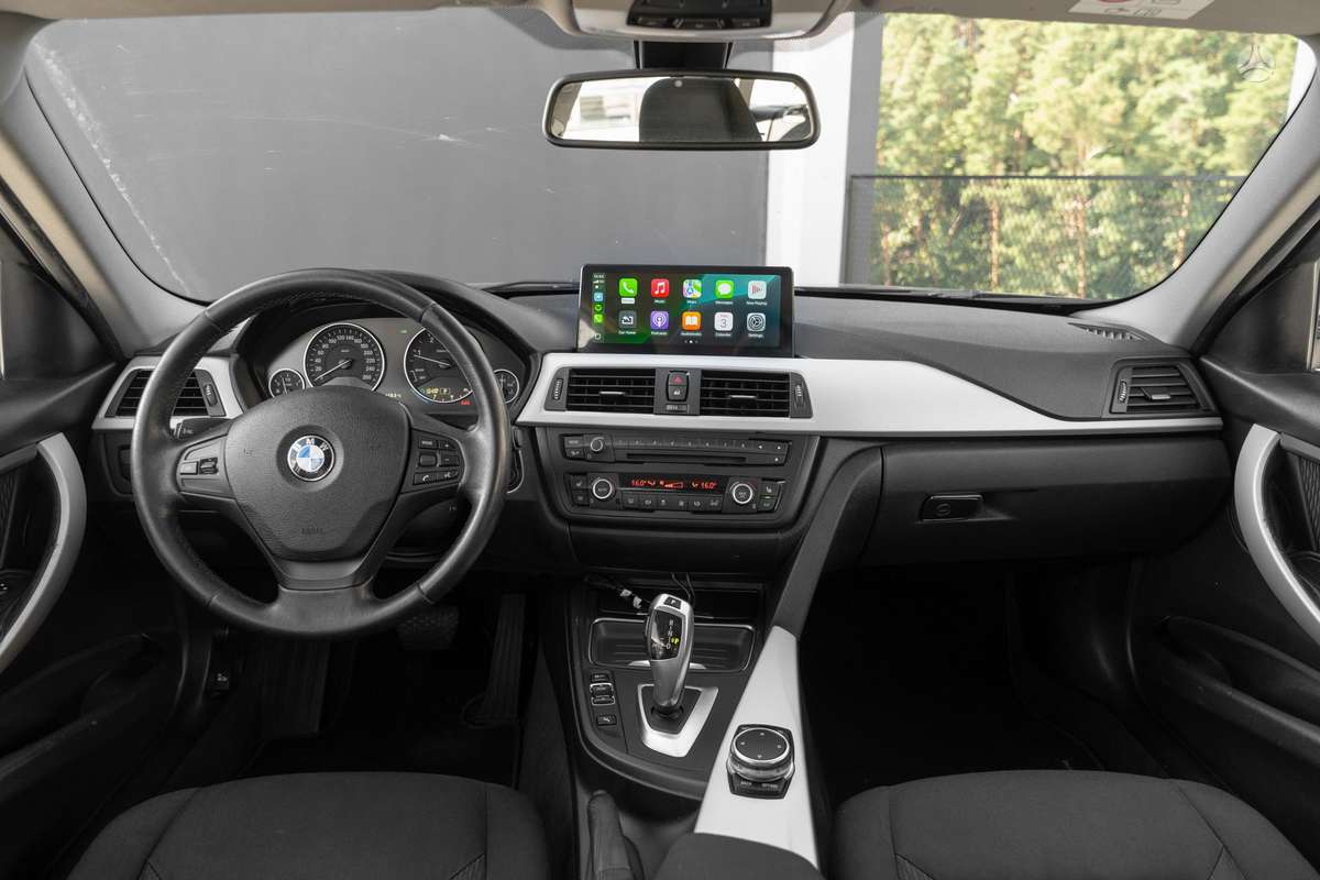 BMW 318 2014 — photo 14