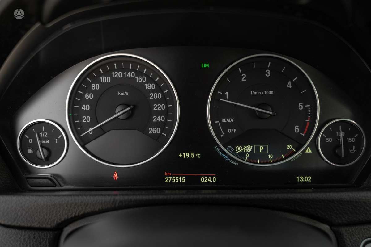 BMW 318 2014 — photo 17