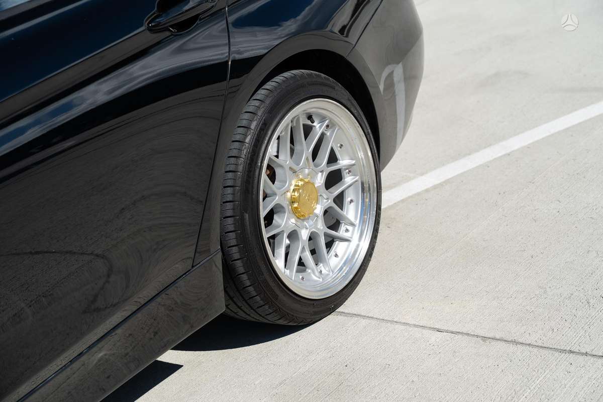 BMW 318 2014 — photo 9