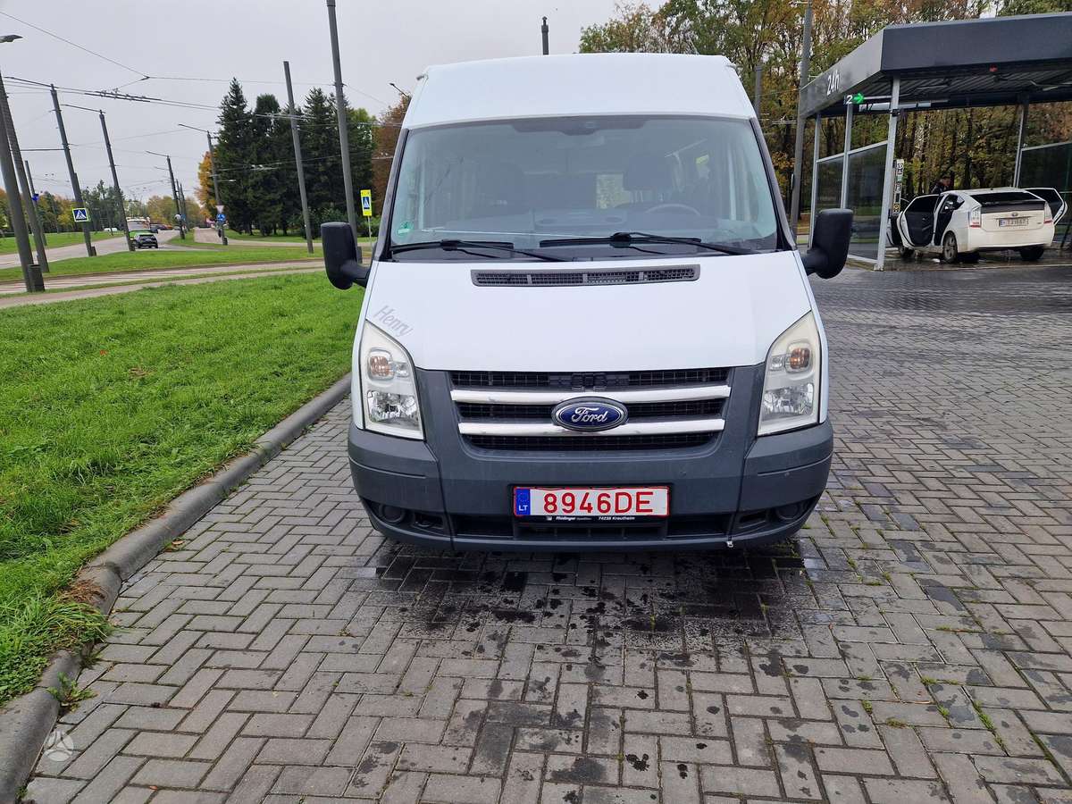 Ford Transit 2007 — rear view