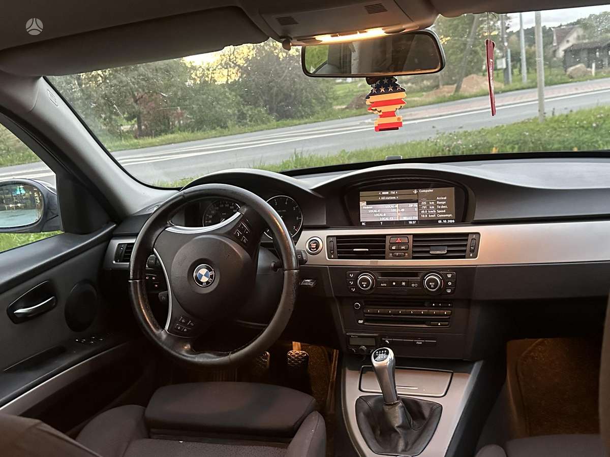 BMW 320 2008 — photo 5