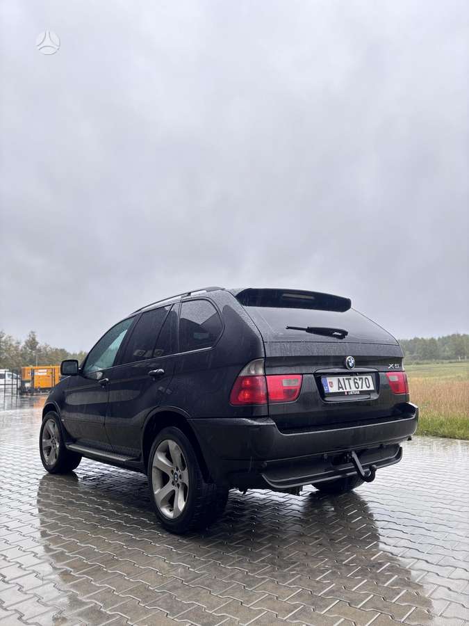 BMW X5 2004 — салон