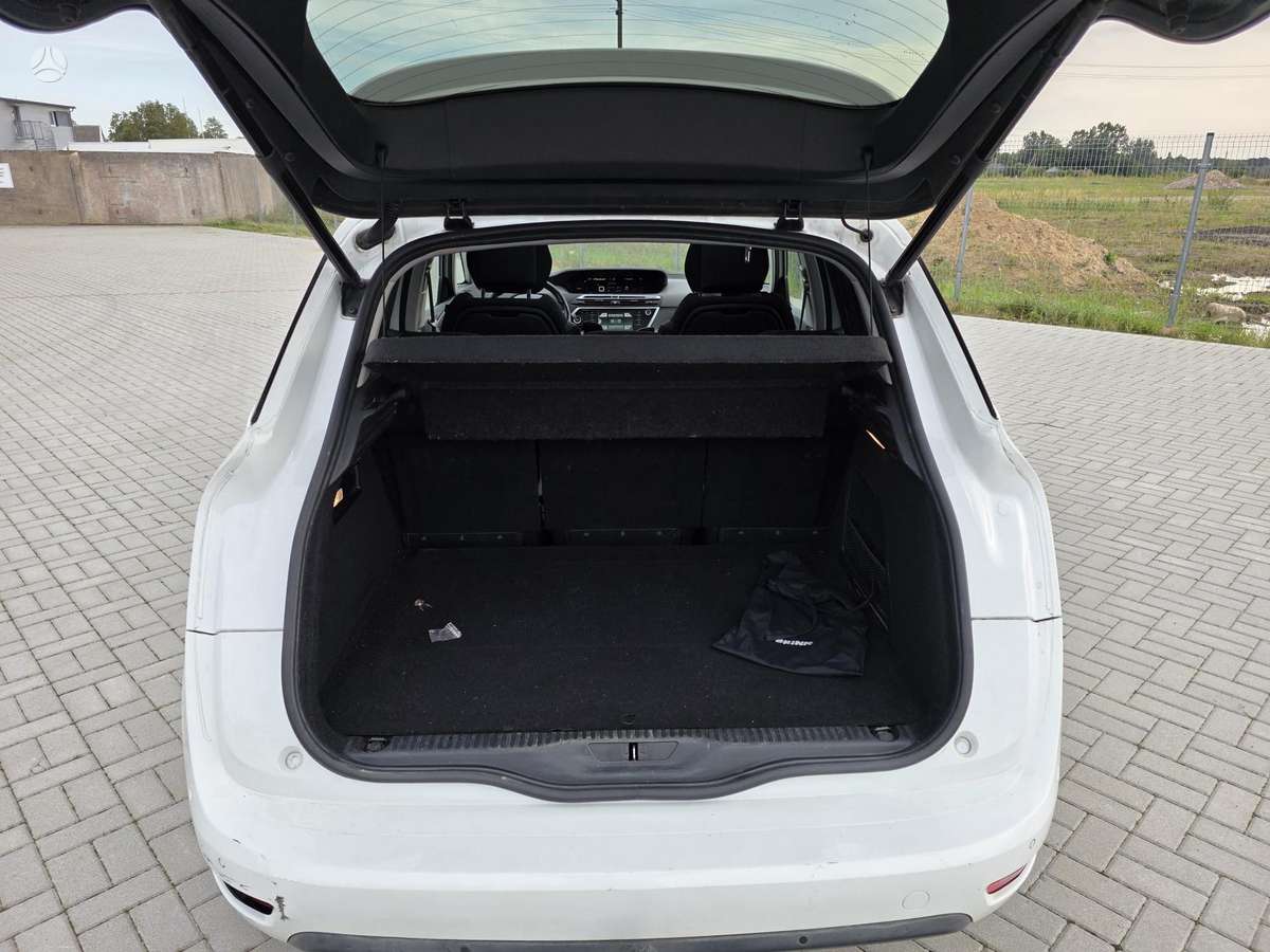 Citroen C4 2015 — photo 14