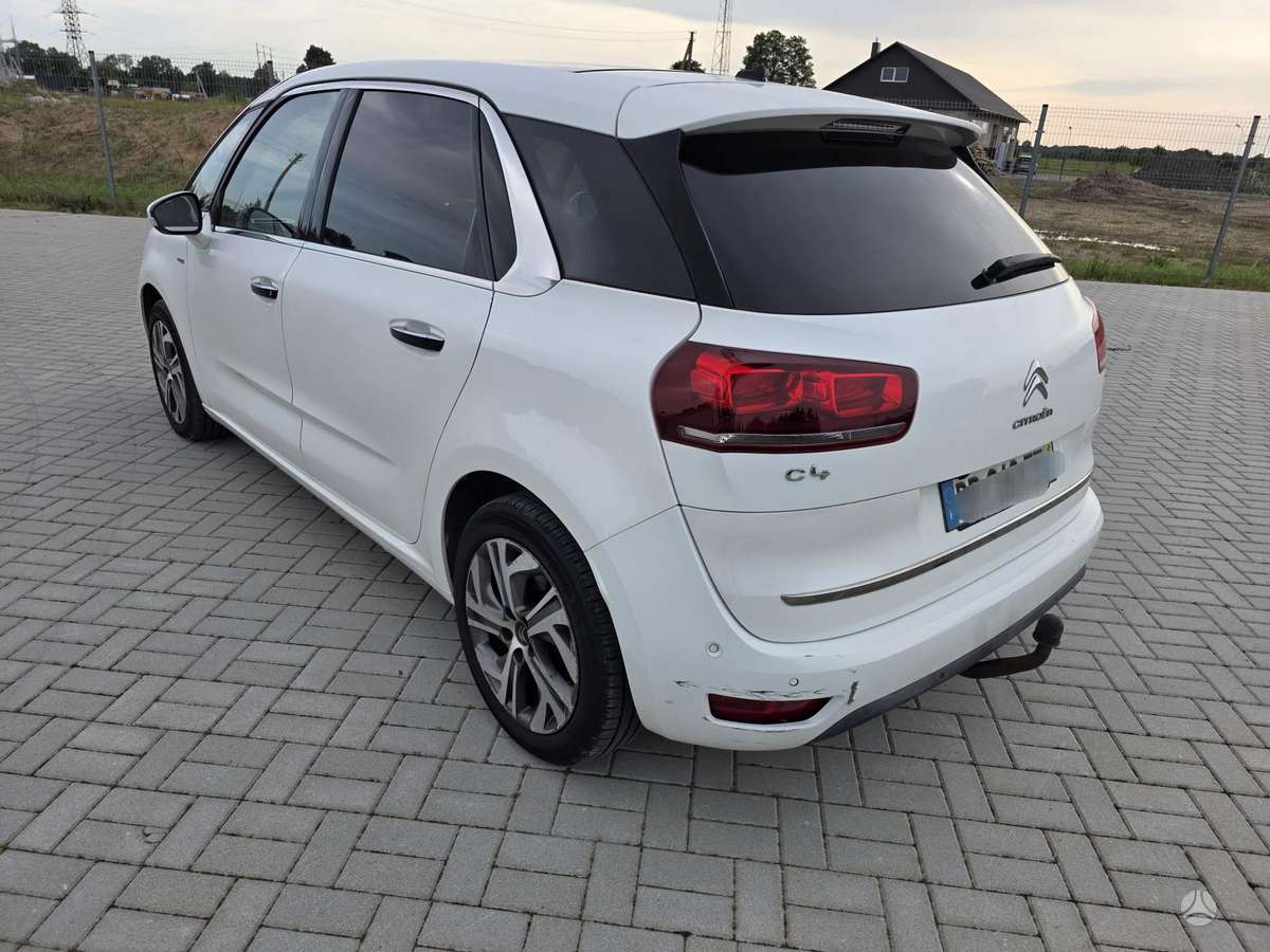 Citroen C4 2015 — interior