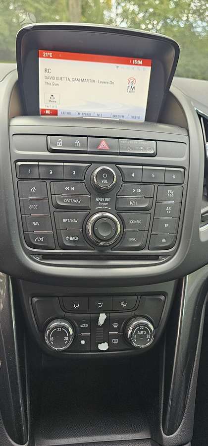 Opel Zafira 2015 — photo 12