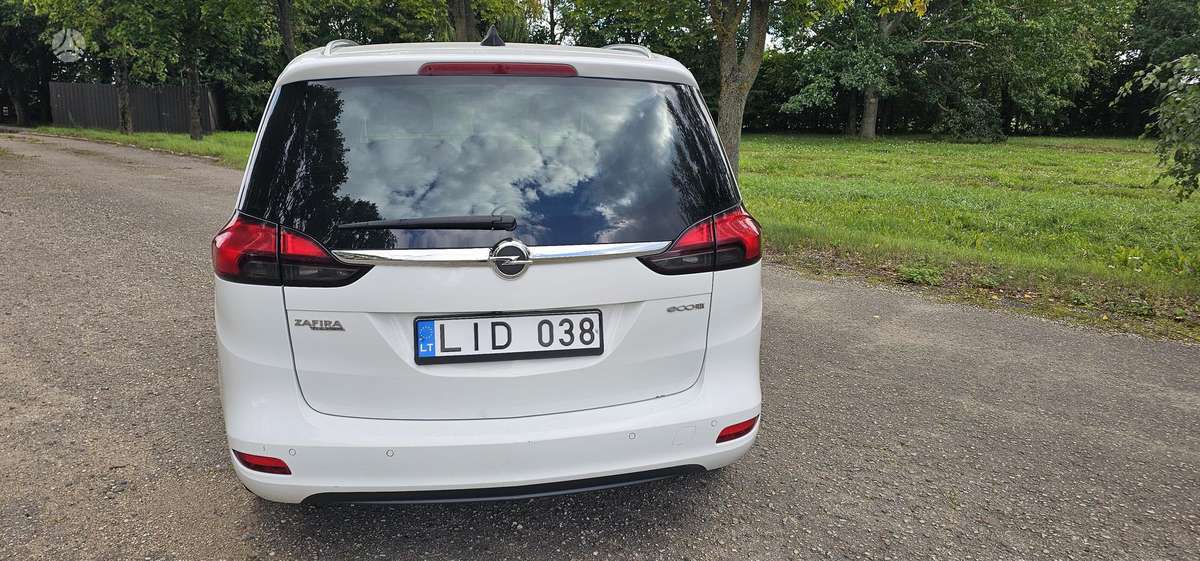 Opel Zafira 2015 — engine 1598 cm³, 120 HP (88kW)