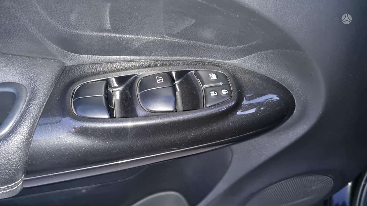 Nissan Juke 2015 — photo 35