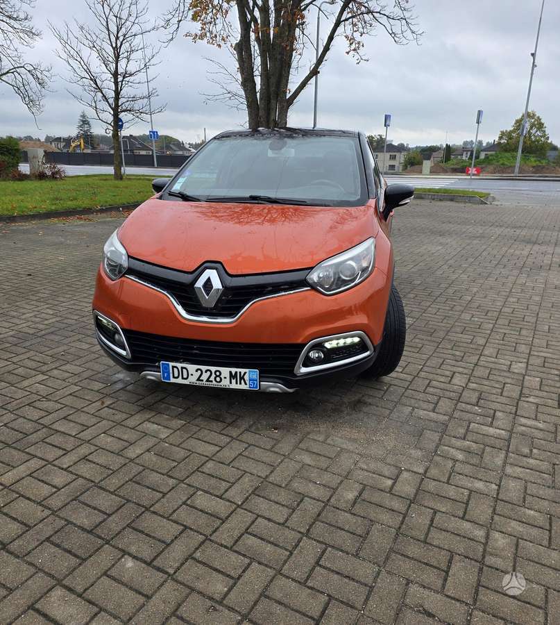 Renault Captur 2014 — rear view