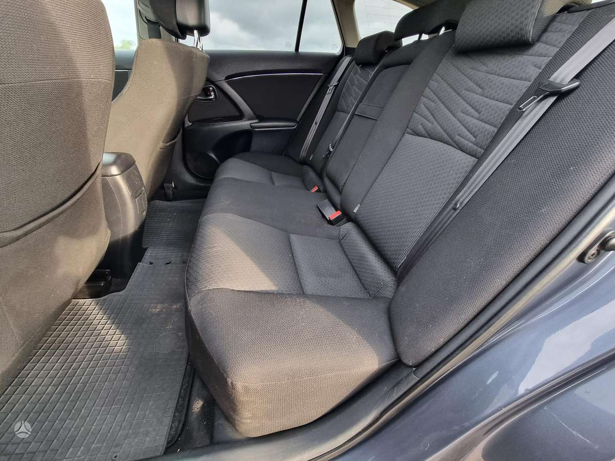 Toyota Avensis 2010 — photo 14