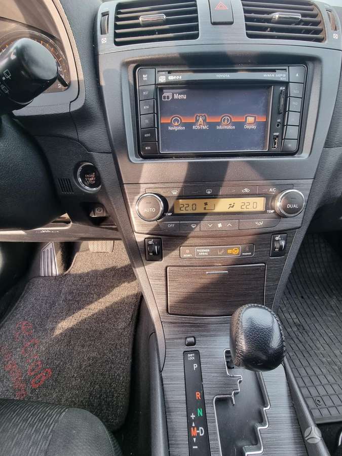 Toyota Avensis 2010 — photo 15
