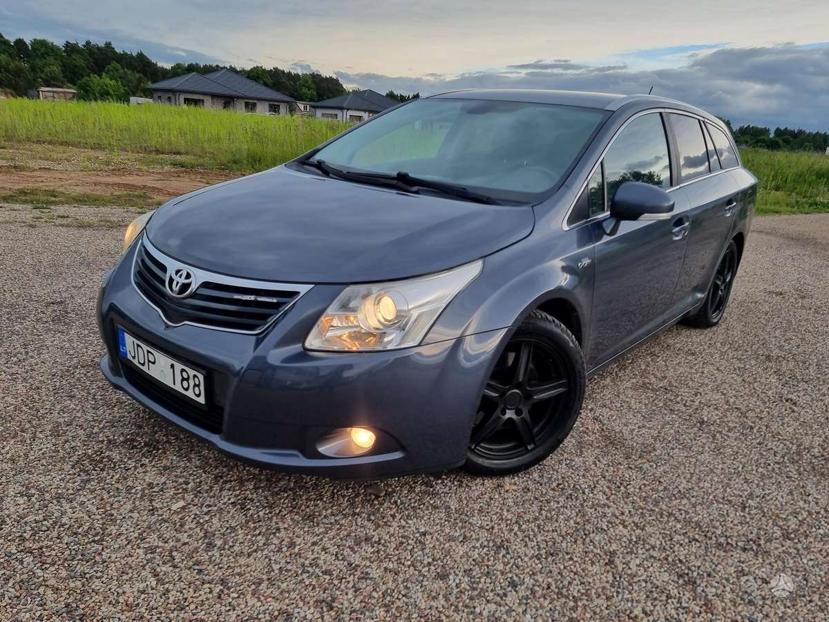 Toyota Avensis 2010 — photo 8