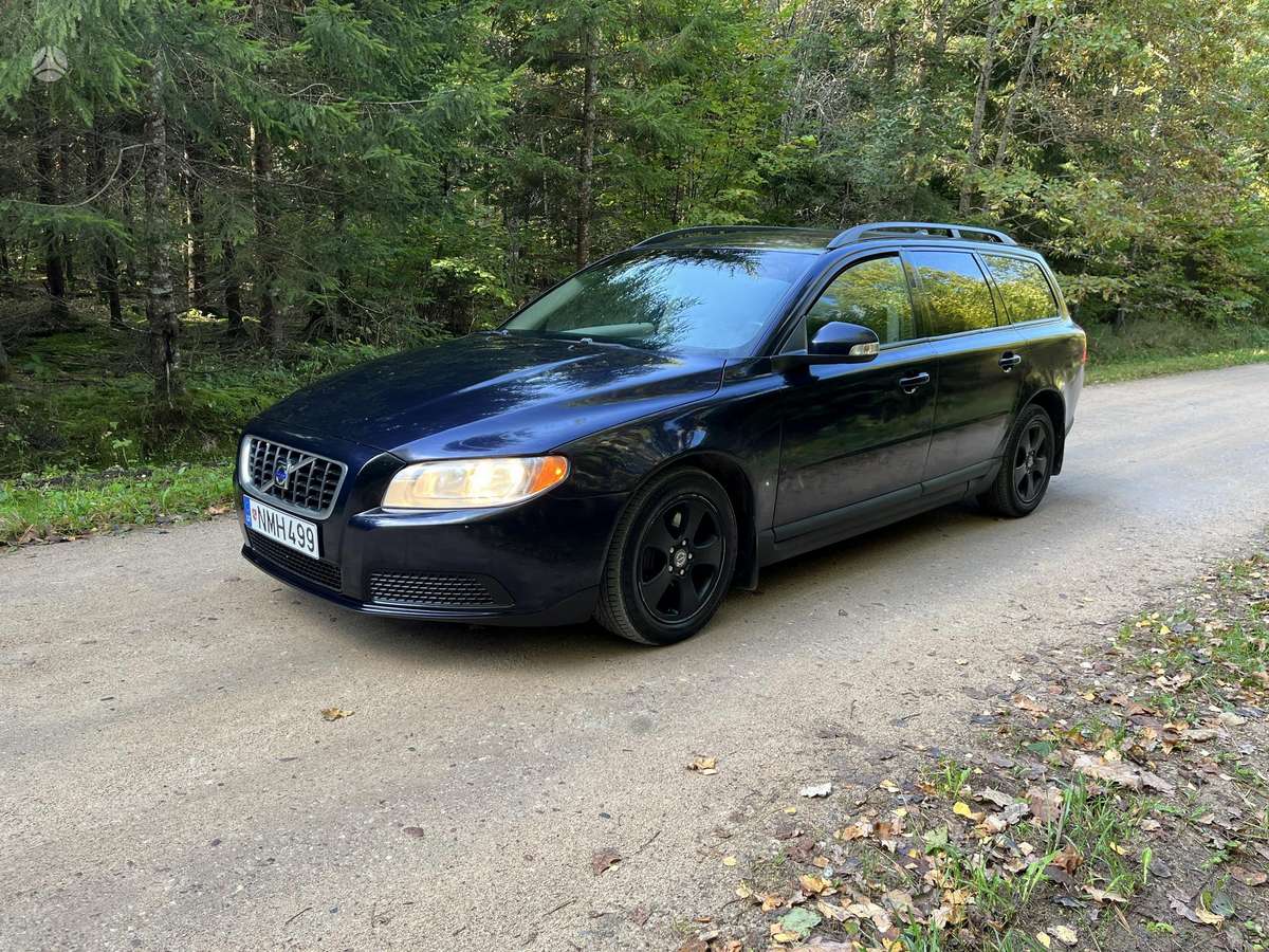 Volvo V70 2008 — салон