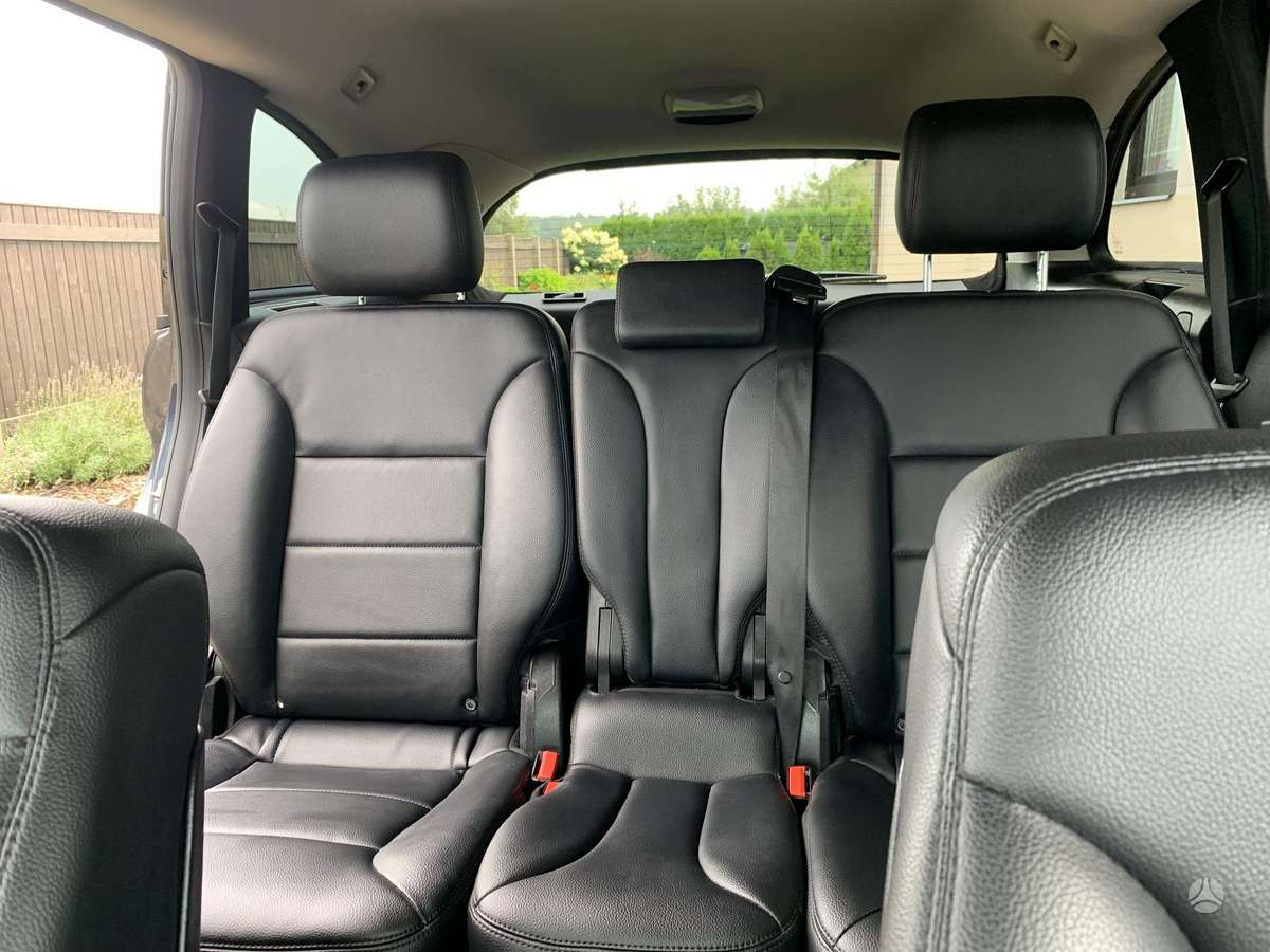 Mercedes-Benz R300 2012 — interior