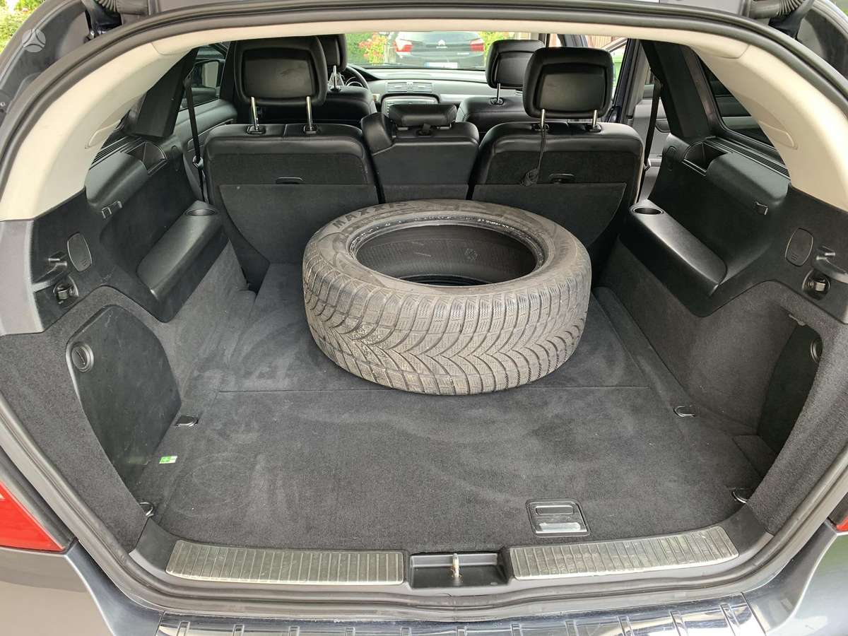 Mercedes-Benz R300 2012 — engine 1000 cm³, 190 HP (140kW)