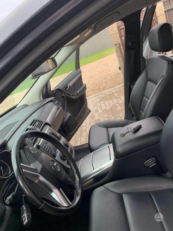 Mercedes-Benz R300 2012 — photo 6