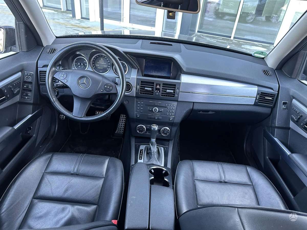 Mercedes-Benz GLK350 2009 — photo 11