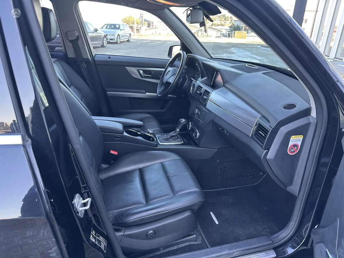 Mercedes-Benz GLK350 2009 — photo 12