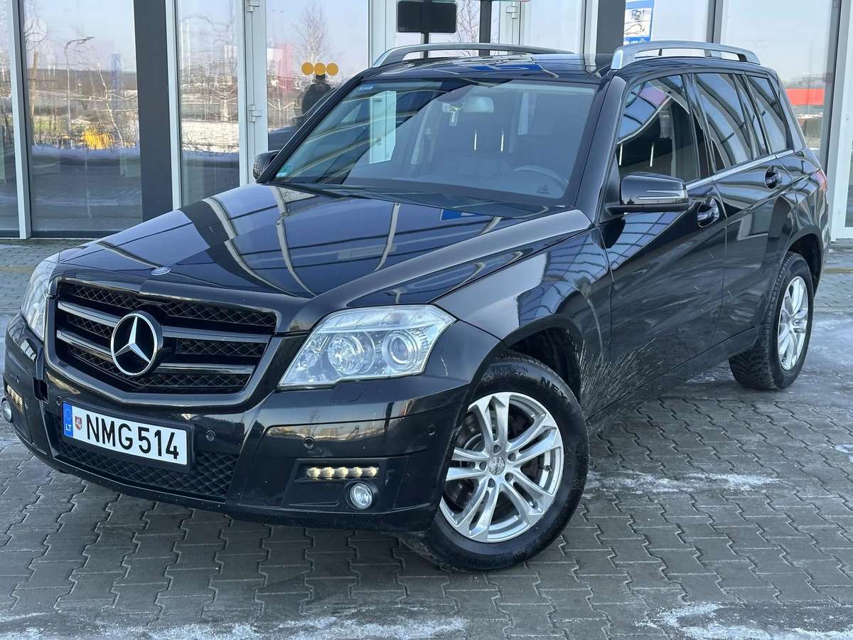Mercedes-Benz GLK350 2009 — interior