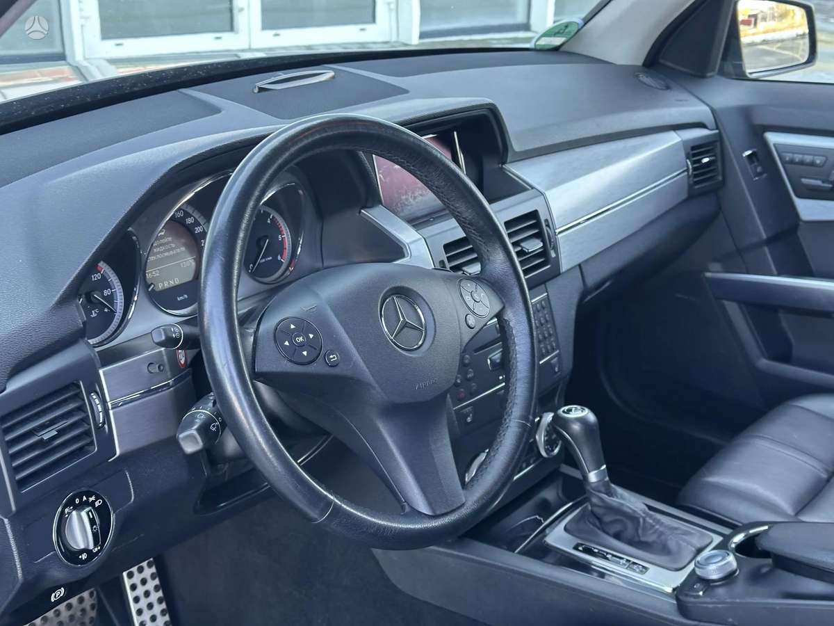 Mercedes-Benz GLK350 2009 — photo 9