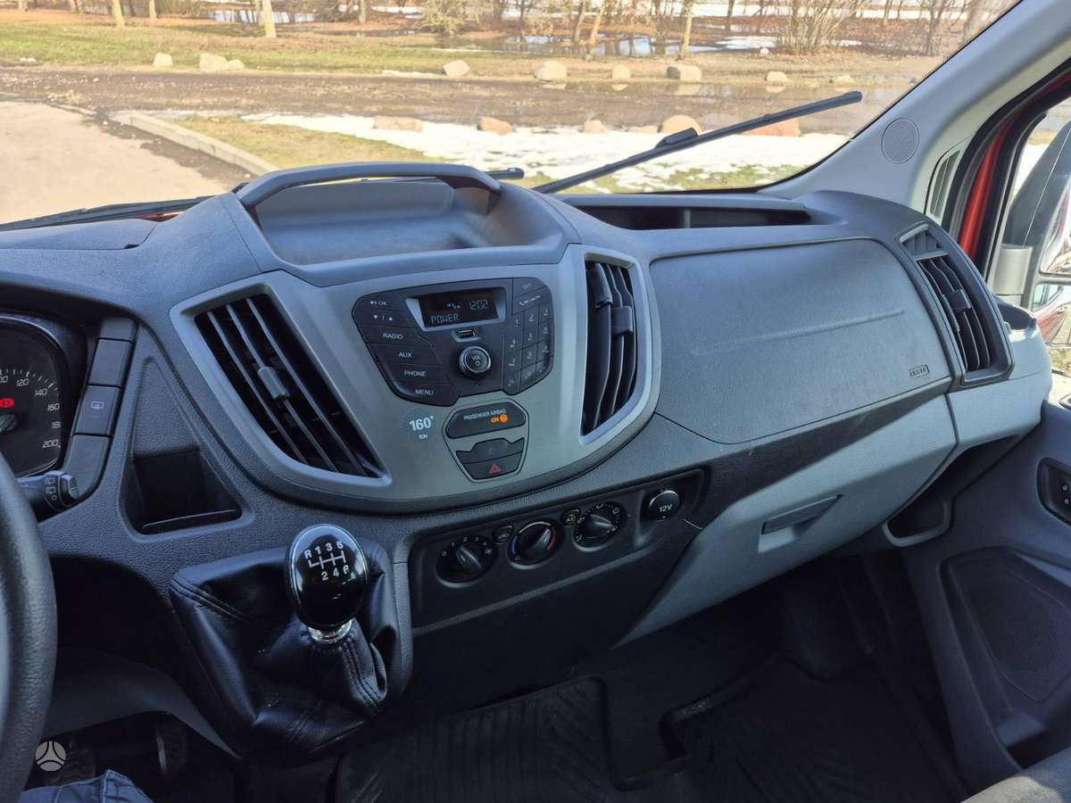 Ford Transit 2015 — салон