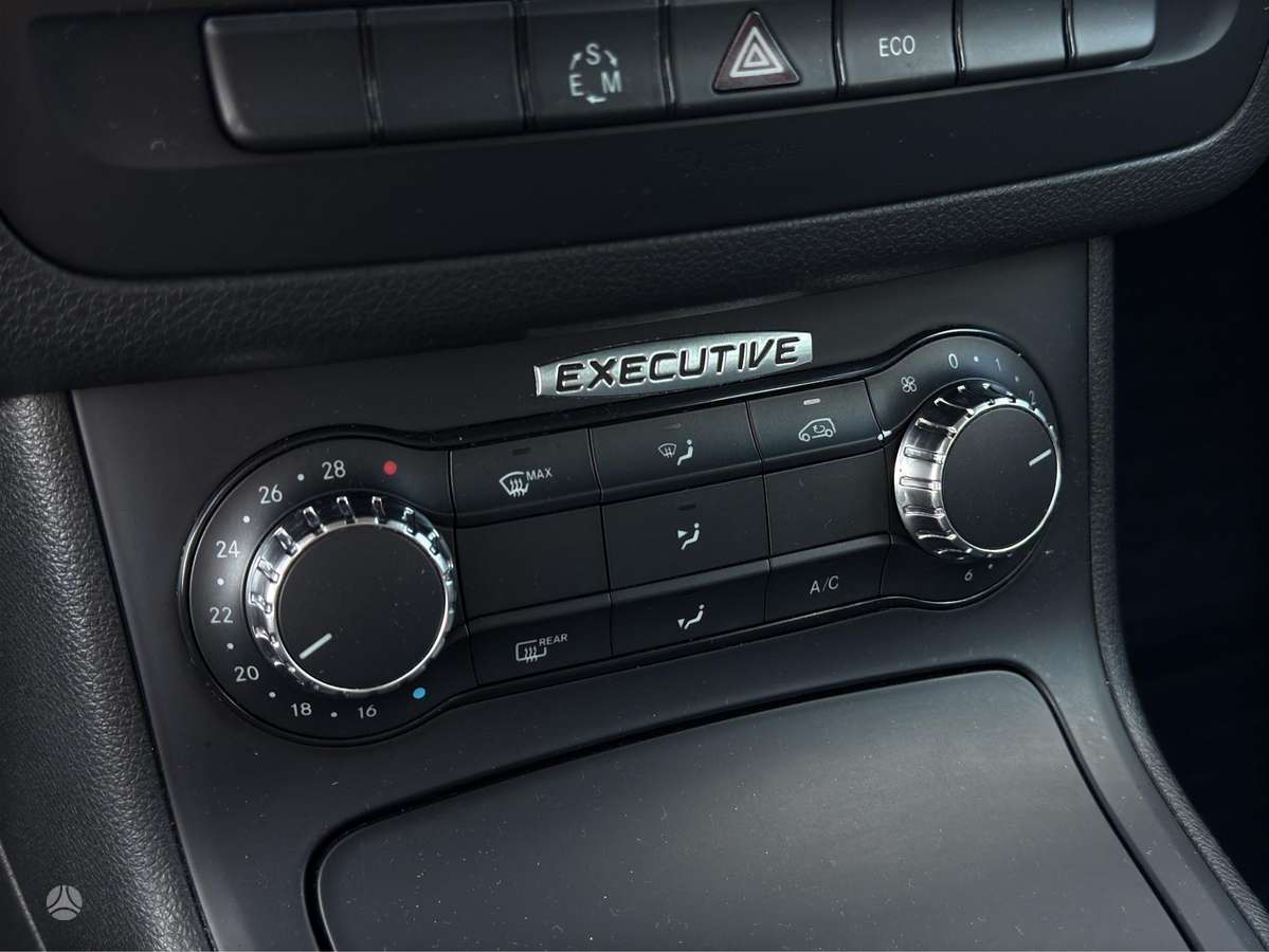 Mercedes-Benz B180 2013 — photo 16