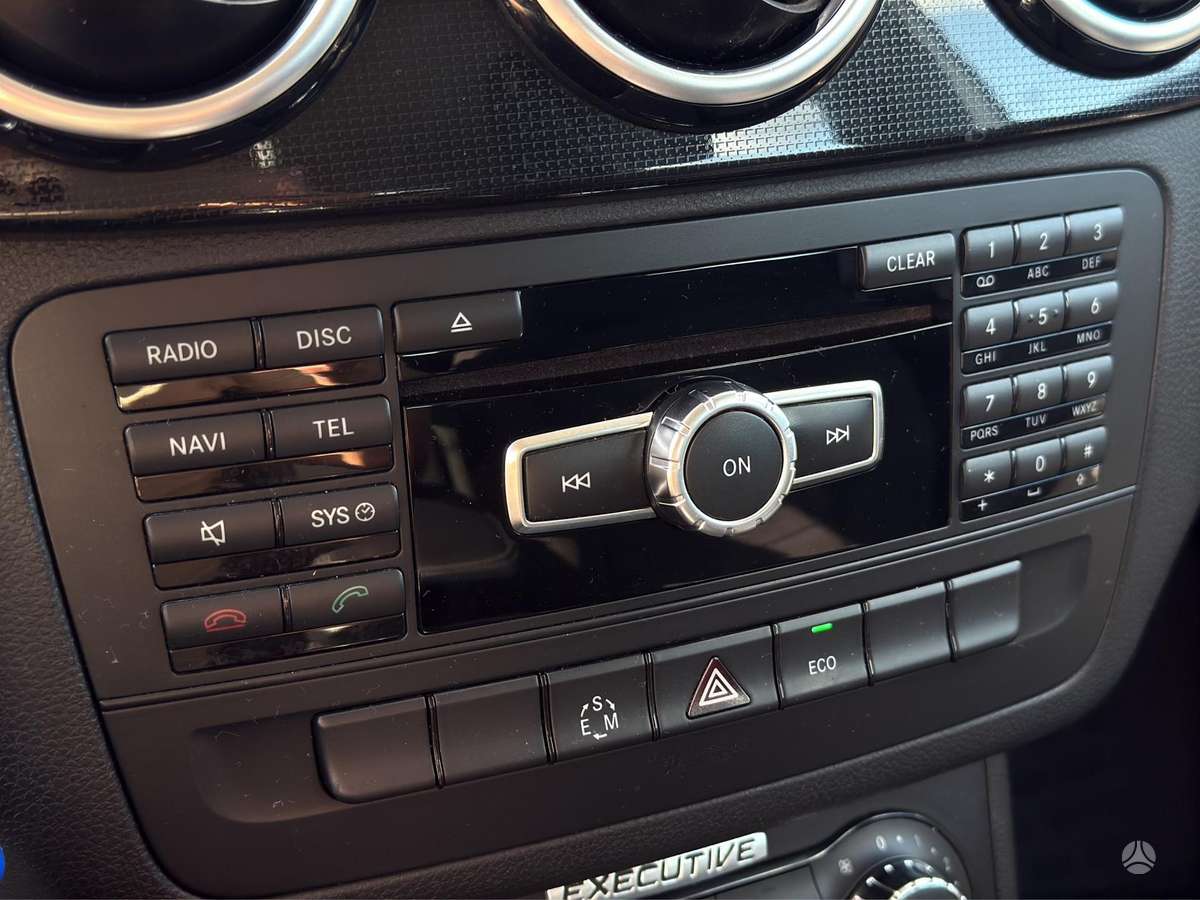 Mercedes-Benz B180 2013 — photo 17