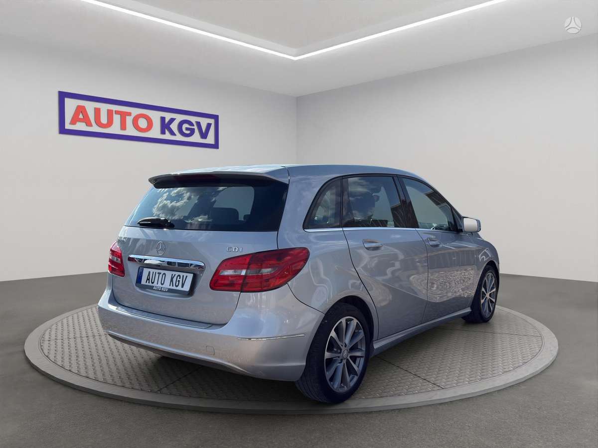 Mercedes-Benz B180 2013 — photo 5