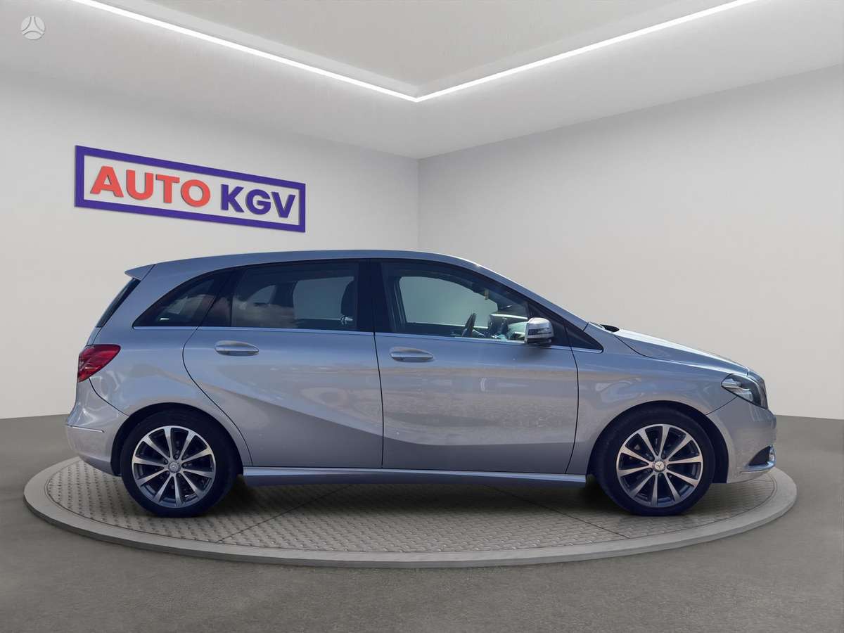 Mercedes-Benz B180 2013 — photo 6
