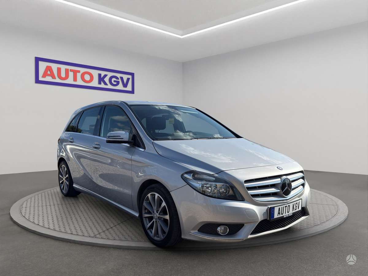 Mercedes-Benz B180 2013 — photo 7
