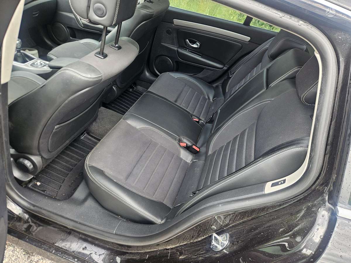 Renault Laguna 2011 — photo 11