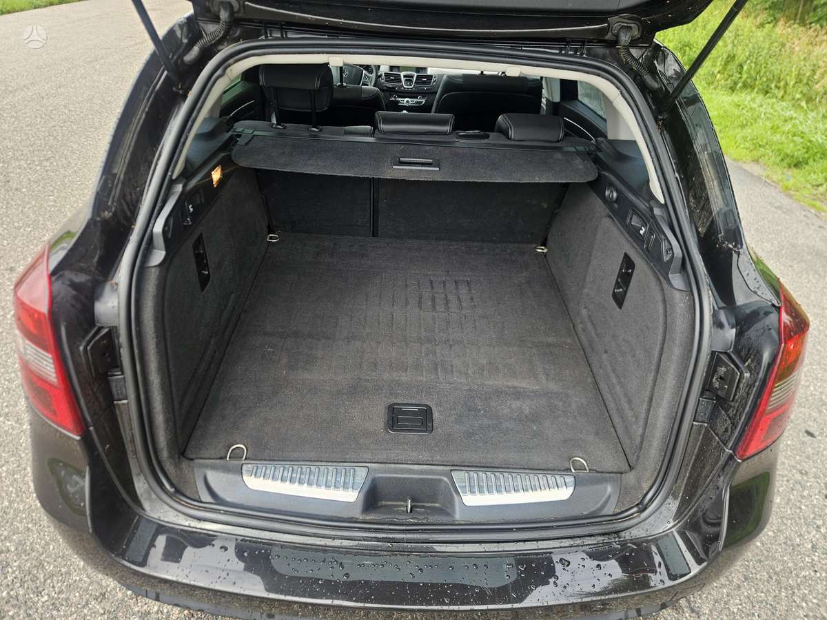 Renault Laguna 2011 — photo 13