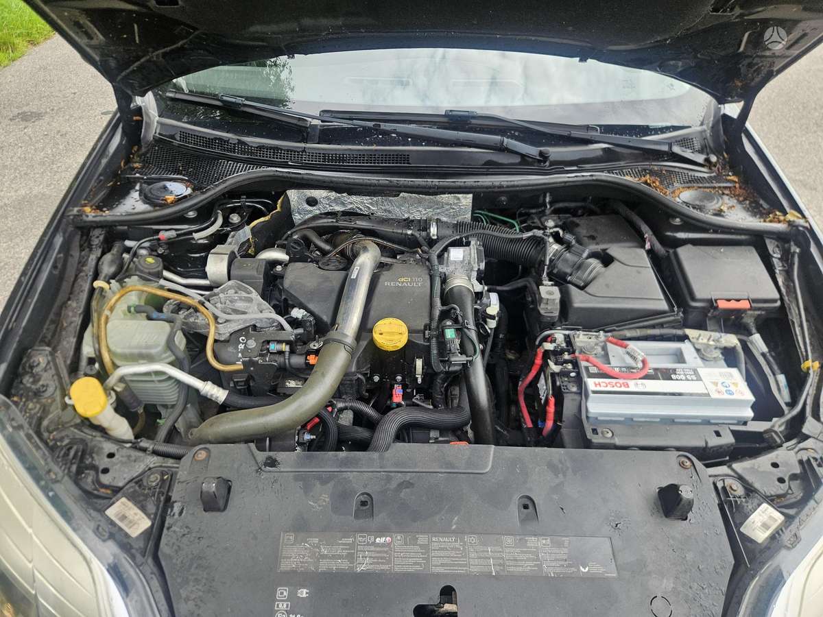 Renault Laguna 2011 — photo 9