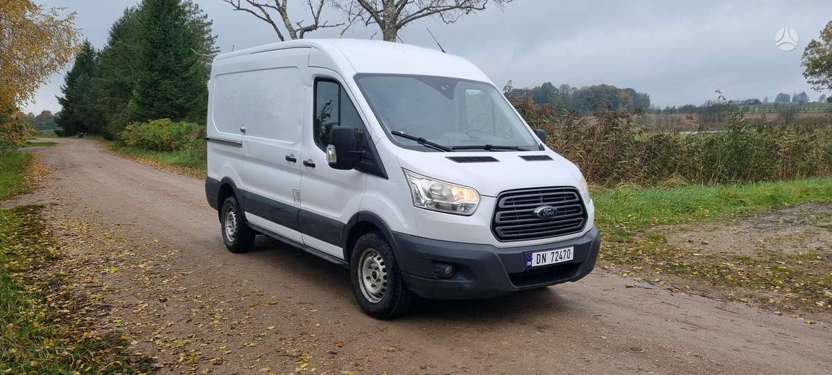 Ford Transit 2015 — rear view