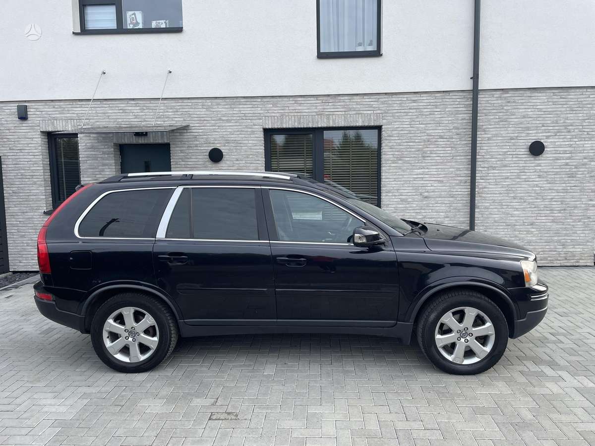 Volvo XC90 2010 — вигляд ззаду