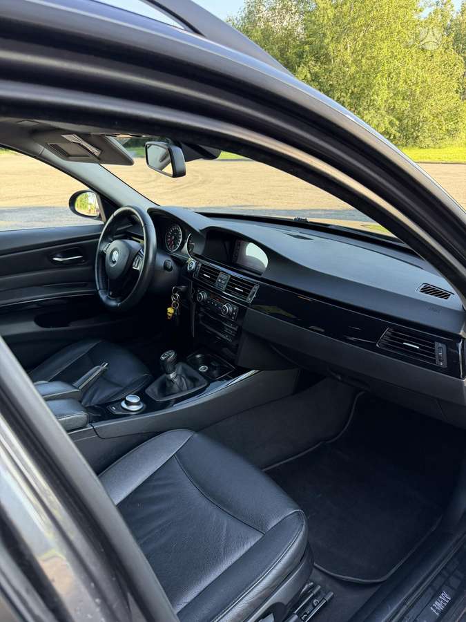 BMW 318 2007 — photo 10