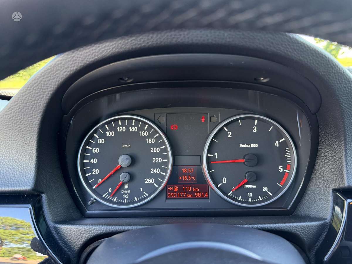 BMW 318 2007 — photo 13