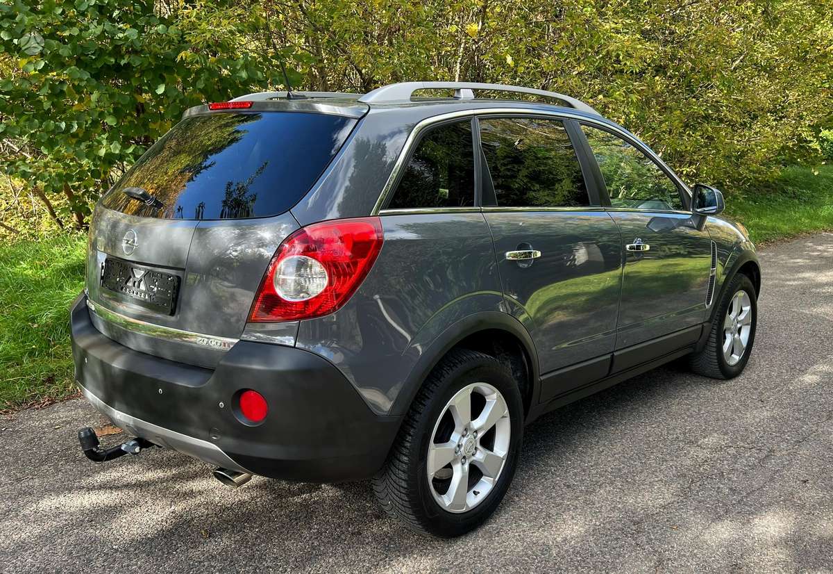 Opel Antara 2010 — салон