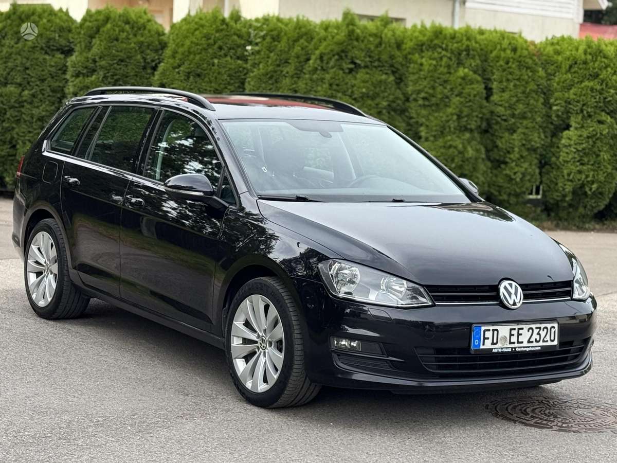 Volkswagen Golf 2015 — rear view