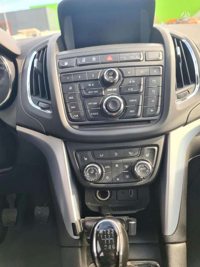 Opel Zafira 2015 — фото 7