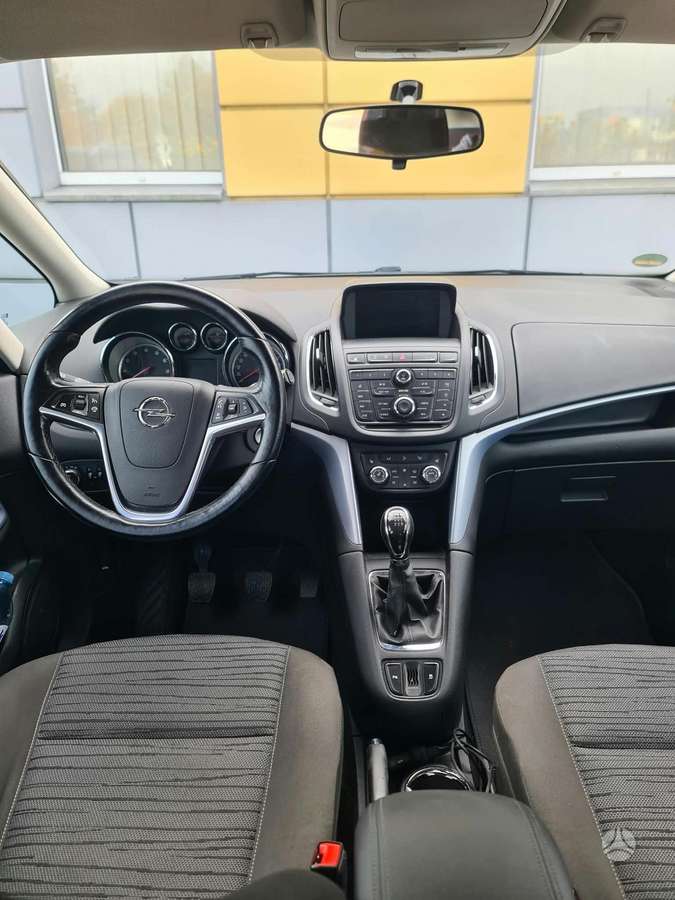 Opel Zafira 2015 — фото 8