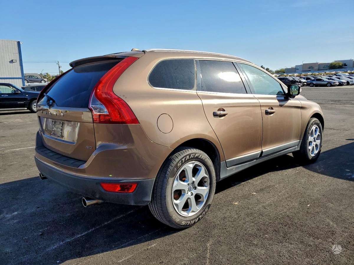 Volvo XC60 2012 — фото 6