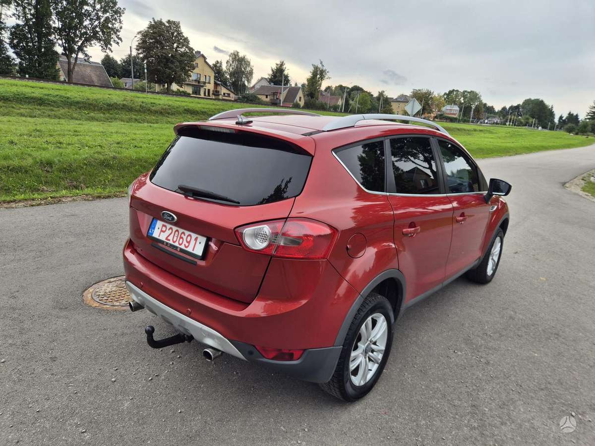 Ford Kuga 2010 — вигляд ззаду