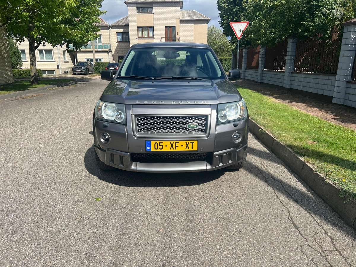 Land Rover 2007 — салон