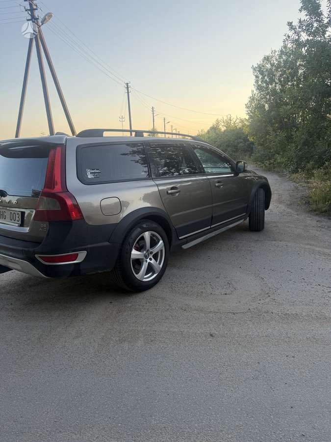 Volvo XC70 2008 — rear view