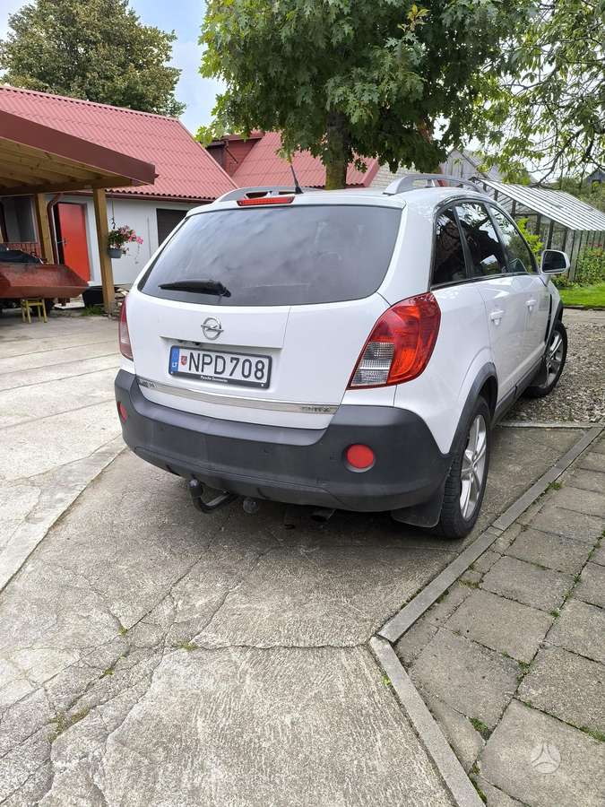 Opel Antara 2011 — салон
